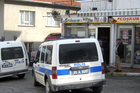 Kar maskeli soyguncu alarmı