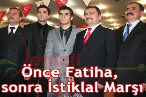 Önce Fatiha, sonra İstiklal Marşı