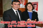 Seçim bürosunda evlilik yıldönümü