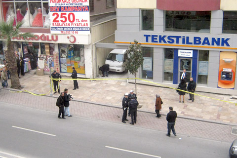 Denizli polisinin şüpheli paket alarmı