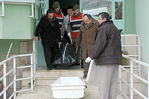 Denizlili tesktilcİ evini yakıp intihar etti