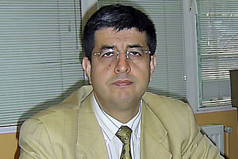 Yaşa, “Ambulansın neden yandığı araştırılsın”