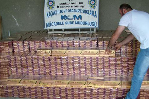 Soğan yüklü kamyonda kaçak sigara