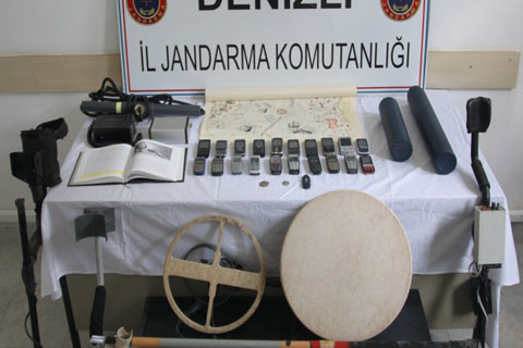 Denizli’de 17 tarihi eser kaçakçısı tutuklandı