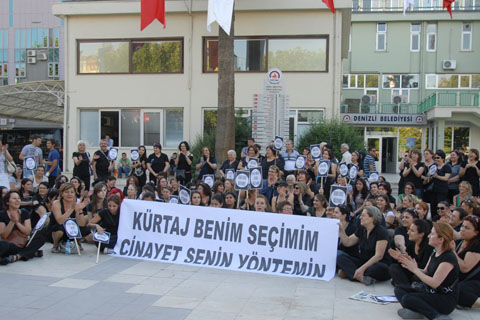 Kadınlardan kurtaj eylemi