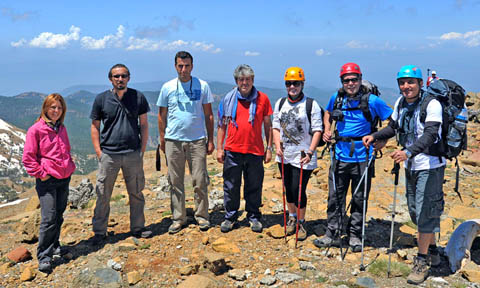 zeki-akakca-gezenin-gunlugu-cicekbaba-zirvesi-toplu