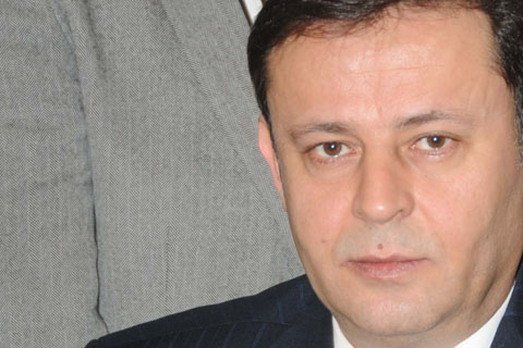 Yurtseven “İsmi yetmez heykelini de dikin”