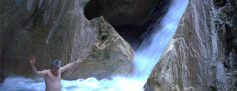 zeki-akakca-olukbasi-kanyonu-su-icinde