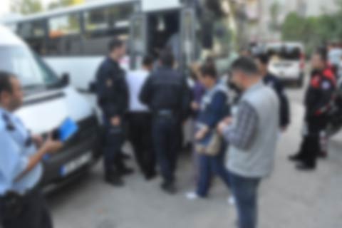 Torbacı operasyonunda 64 gözaltı