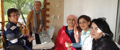 denizli-erken-tani-dr-grup-ebruli-vokalisti-sarep-bayur-yasamini-yitirdi-serap-bayur-anons