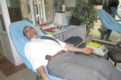 Denizli SGK çalışanlarından kan bağışı