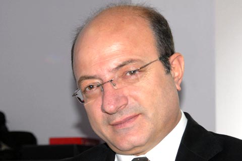 Cihaner, üniversitede kayırma iddialarını meclise taşıdı