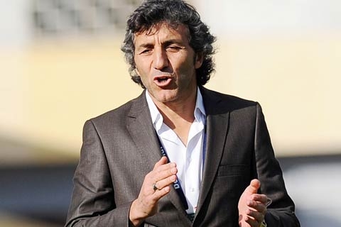 Erkan istifa etti