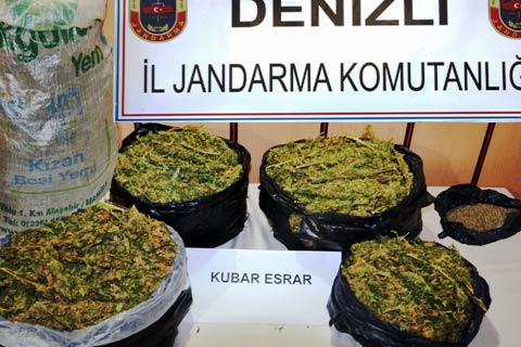 Denizli’de İki operasyonda 9 kg esrar yakalandı
