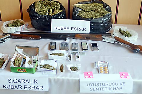 Sarayköy’de 3 kg esrar ele geçirildi