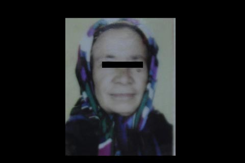 Eşarbıyla kendini astı