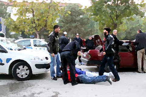 Uyuşturucu tacirlerine film gibi kovalamaca