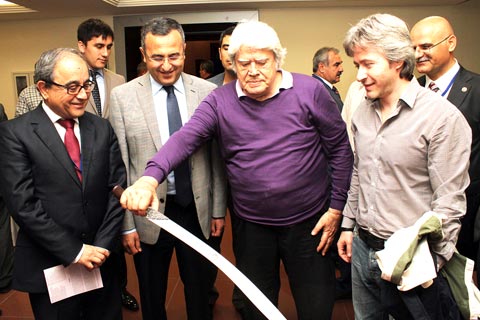 Cüneyt Arkın da Yatağan kılıcı kullanmış