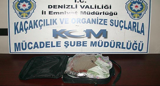 Dedektör köpek uyuşturucuyu bulmasın diye….