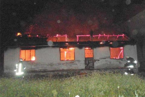 Kısa devre  evi kül etti