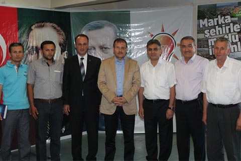 Ak Parti  ‘sms’le çağrı yapacak