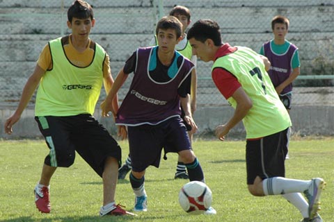 Denizli Belediyespor futbolcu seçecek