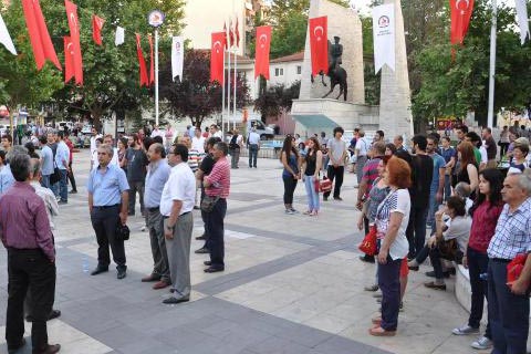 Önce durdular ardından ‘Diren Gezi’ Yazdılar