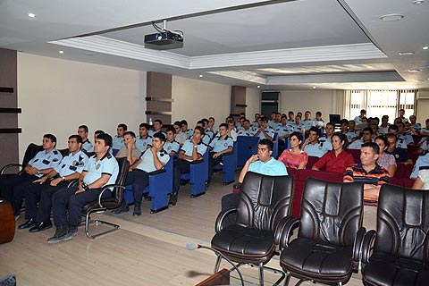 Polise biber gazı eğitimi