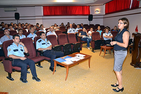 Polislere işaret dili eğitimi