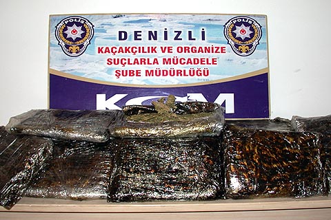 Denizli’de 20 kilo esrar ele geçirildi