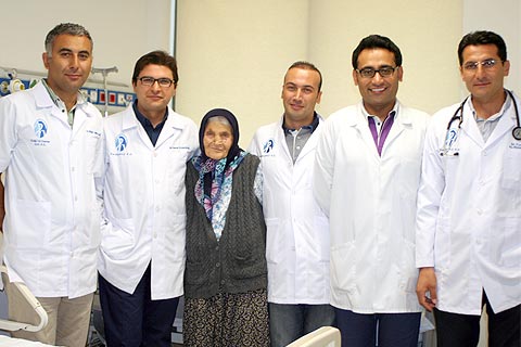 86 yaşındaki hastanın kalp kapağı ameliyatsız değiştirildi