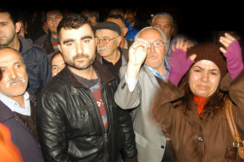 Partililer AK  Parti binasını bastı