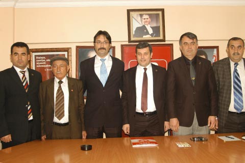 DP 3 ilçe adayını tanıttı