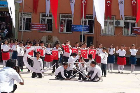 İlçelerde 23 Nisan Coşkusu