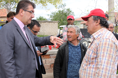 Başkan Güven  mahalle gezilerinde