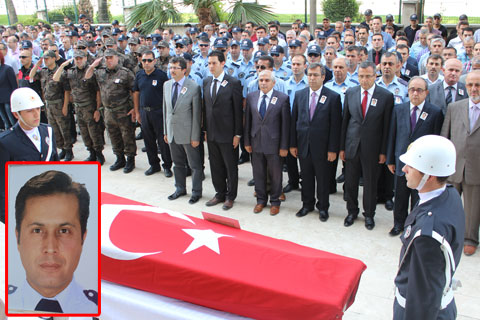 Polis memuru kazada öldü