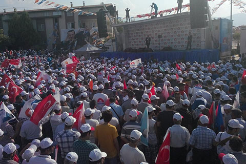 BAŞBAKAN ERDOĞAN’IN KONVOYUNDA KAZA
