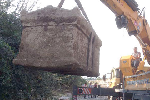 Hazineyi sel ortaya çıkardı