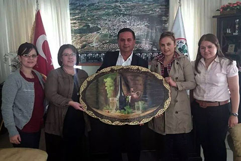 Başkana tablolu teşekkür