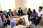 Uzun ailesinin yarasını Sevgi Eli sardı