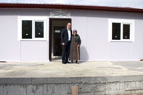 ÜMMÜHAN NİNE’YE YENİ EV YAPILDI