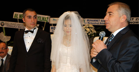 google-amazon-com-denizli-menhmet-salih-erdogan-in-oglu-halit-erdogan-gizem-cavuslar-nikah-ic