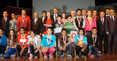 denizli-ataturk-diktator-degildi-konferans-ic-1