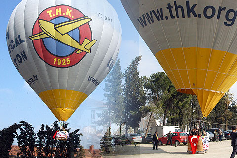 THK Denizlililere balon heyecanı yaşattı