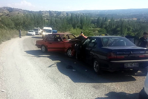 Kafa kafaya çarpıştılar