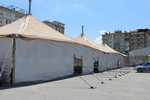 Çadırda ilk iftar yemeği DTO’dan