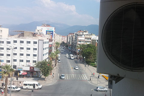 Aşırı sıcaklar elektrikleri vurdu