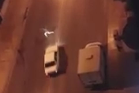 Otomobili üzerine sürdü
