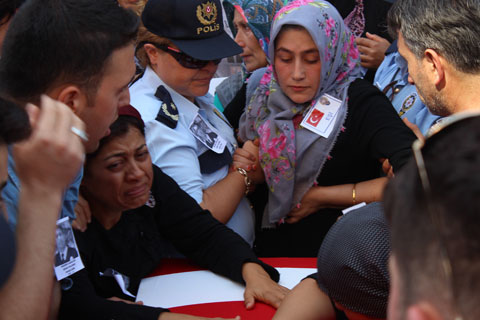 ŞEHİT POLİS HASAN ESER SON KEZ BABA OCAĞINDA
