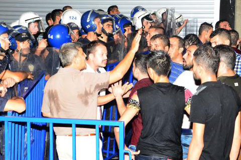 Gergin yürüyüşte 7 gözaltı